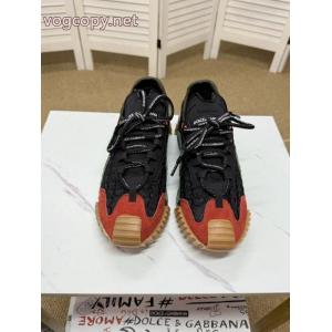ブランド レプリカ    ロゴが印象的 SS26注目スタイル 定番が欲しい方ドルチェ＆ガッバーナ..