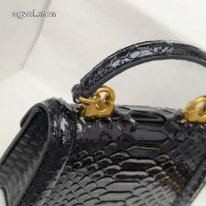 注目度が高いアイテム 秋服コーデ2026年版 カジュアルコーデオシャレコピー ブランド 通販ドルチェ＆ガッバーナバッグ..
