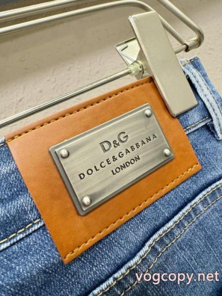 ジーンズブランド 偽物トレンド感のある 首胸ロゴ 2025年限定発売新品Dolce&Gabbana 3