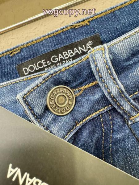 ジーンズブランド 偽物トレンド感のある 首胸ロゴ 2025年限定発売新品Dolce&Gabbana 4