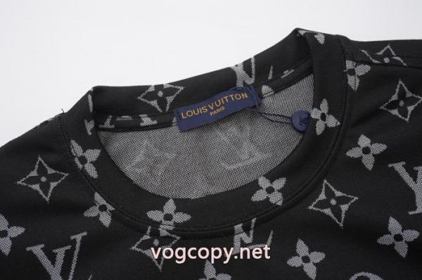 即完売必至 有名人の愛用品 素敵デザイン未入荷ブランドブランド コピー半袖TシャツLOUIS VUITTON 4